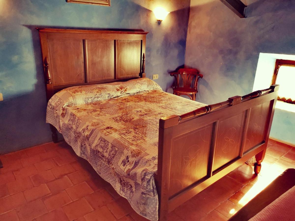 Daina Bianca Bed & Breakfast Solignano Bagian luar foto