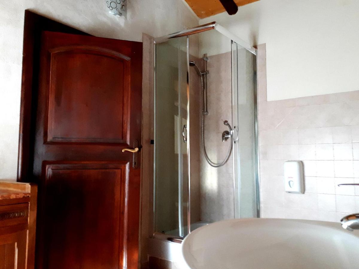 Daina Bianca Bed & Breakfast Solignano Bagian luar foto