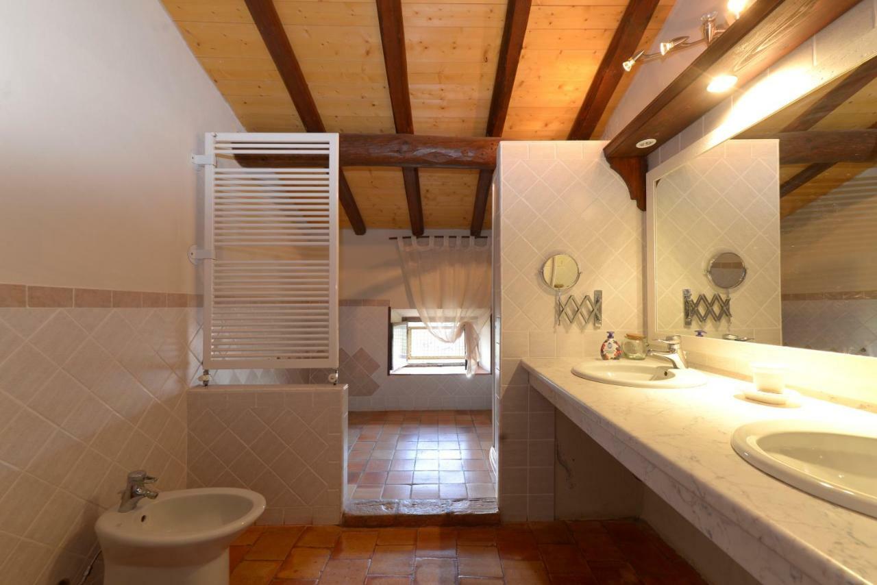Daina Bianca Bed & Breakfast Solignano Bagian luar foto